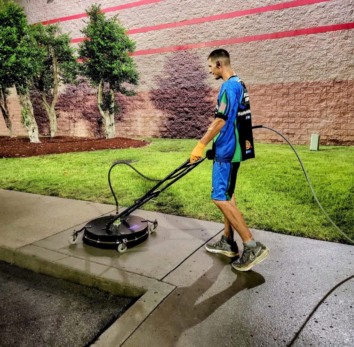 Sidewalk Pressure Washing